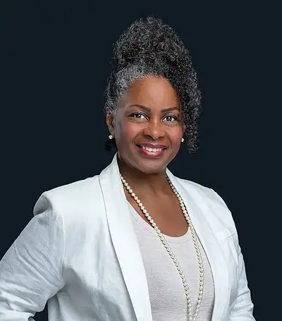 Photo of Lisa Araujo